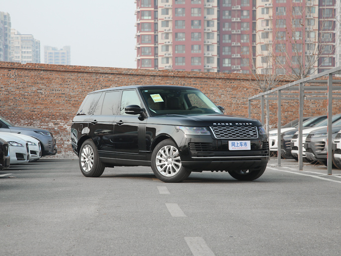 路虎  3.0 L6 右前正45度