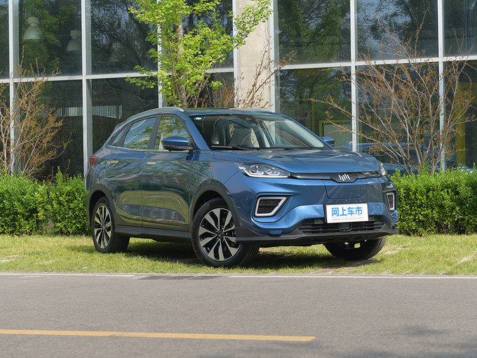 威马汽车  EX5-Z 右前正45度