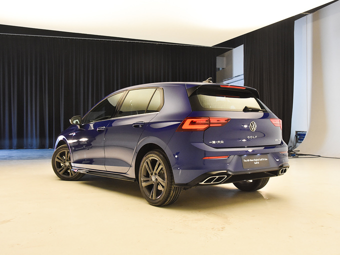一汽-大众  280TSI DSG 左后正45度