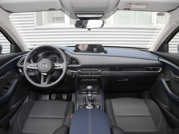 长安马自达  2.0L 大中控全景