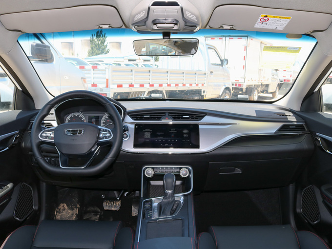 吉利汽车  1.4T 大中控全景