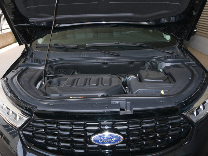 江铃福特  领界S EcoBoost 145 发动机舱