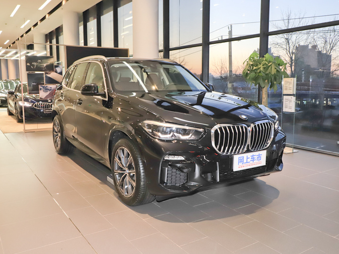 宝马(进口)  xDrive30i 右前正45度