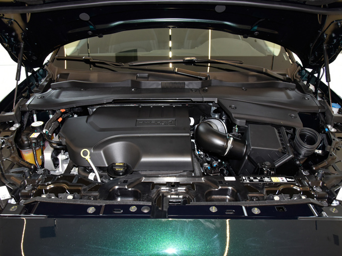 奇瑞捷豹路虎  耀黑运动版 R-DYNAMIC SE