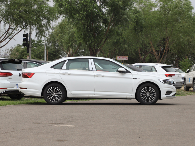 一汽-大众  280TSI DSG舒适型 正右侧