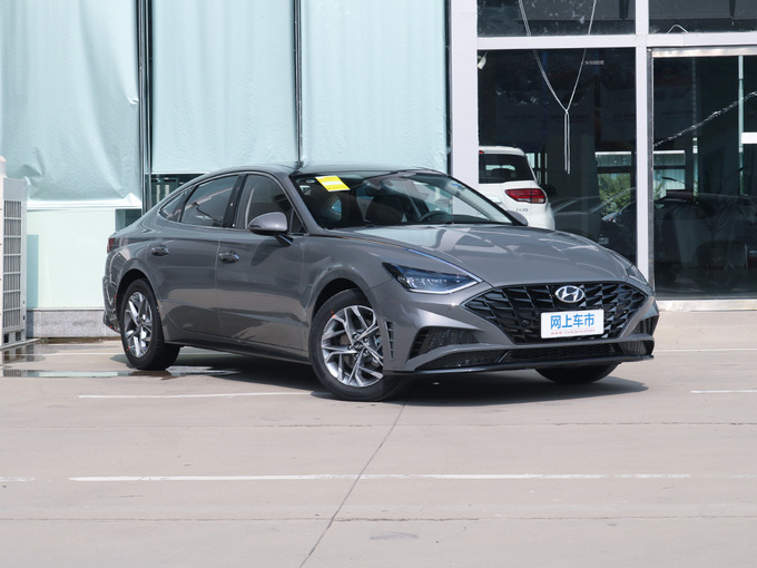 北京现代  270TGDi GLS 右前正45度