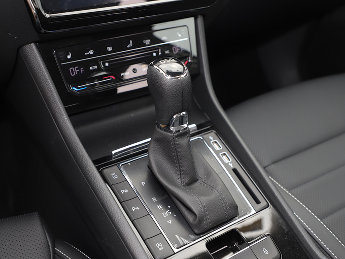 斯柯达  改款 TSI280 换挡杆