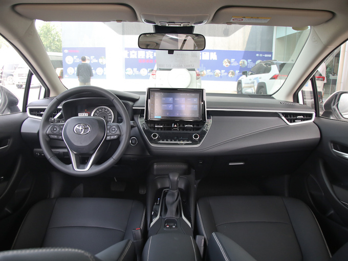 一汽丰田  1.2T S-CVT 大中控全景