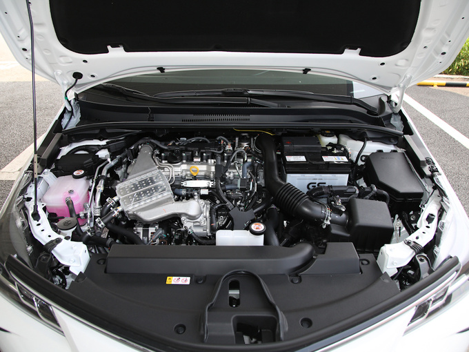一汽丰田  1.2T S-CVT 发动机舱