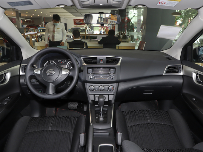 东风日产  经典 1.6XE 大中控全景