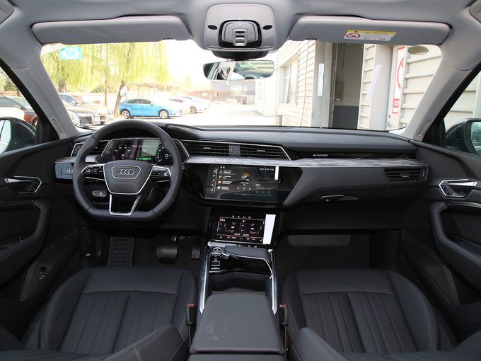奥迪(进口)  Sportback 55 quattro 大中控全景