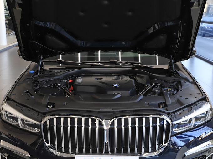 宝马(进口)  改款 730Li 发动机舱