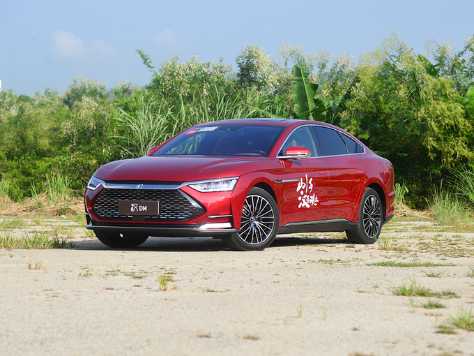 比亚迪  DM 左前正45度