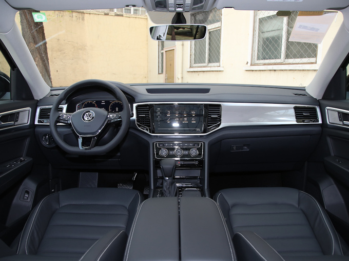 上汽大众  改款 330TSI 大中控全景