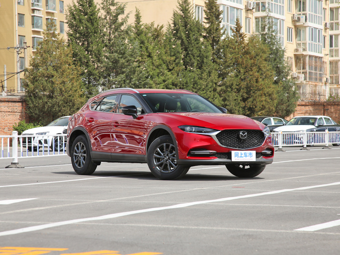 长安马自达  2.0L 右前正45度