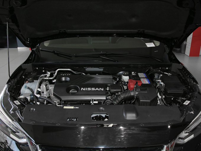 东风日产  1.6L XL 发动机舱