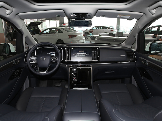 广汽传祺  领秀系列 390T 大中控全景