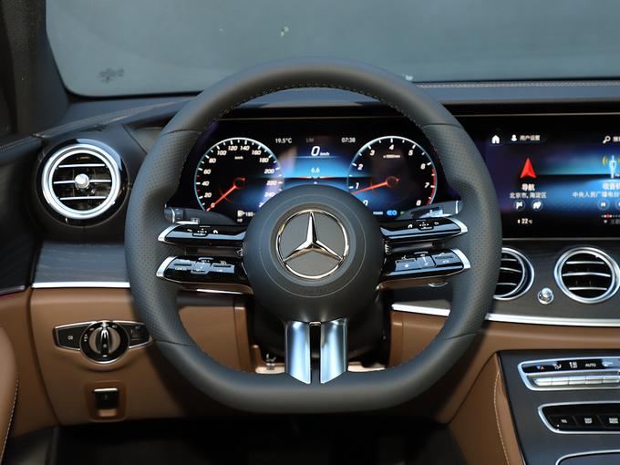 北京奔驰  E 260 L 运动型 方向盘