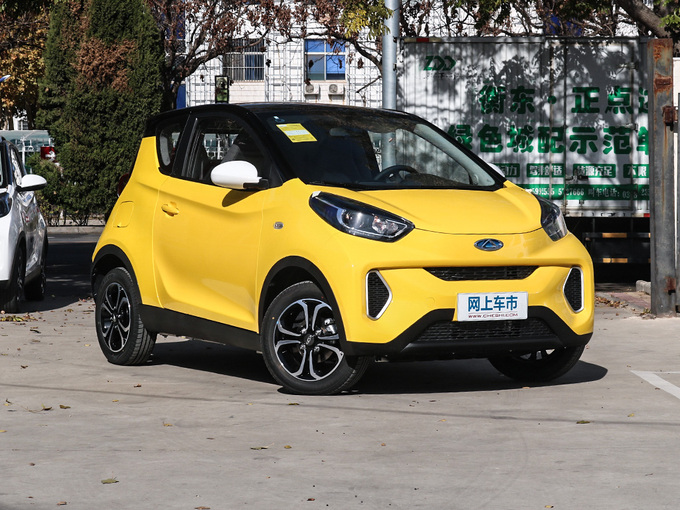 奇瑞汽车  小蚂蚁15万蚁粉款 右前正45度