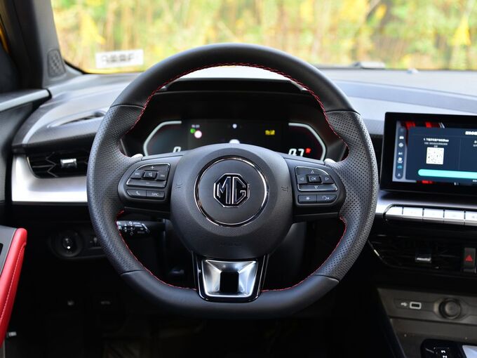 名爵 300TGI 方向盘