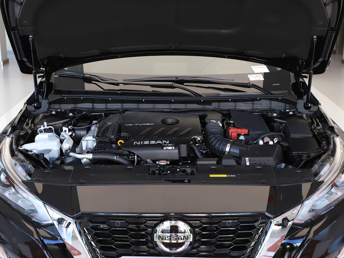 东风日产  2.0T XL Upper AD1 发动机舱