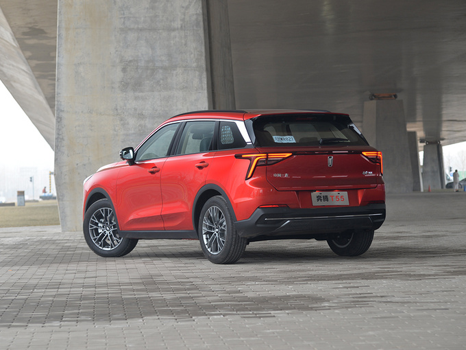 一汽奔腾  1.5T 左后正45度