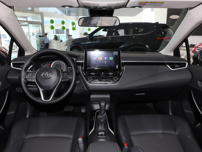 广汽丰田  2.0L 大中控全景