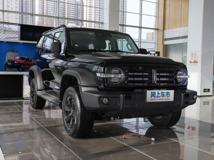 坦克  越野版 2.0T 右前正45度