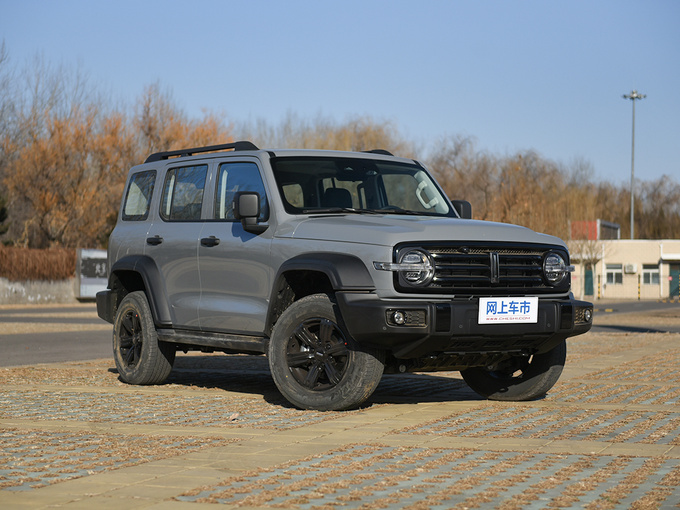 长 城  越野版 2.0T 右前正45度