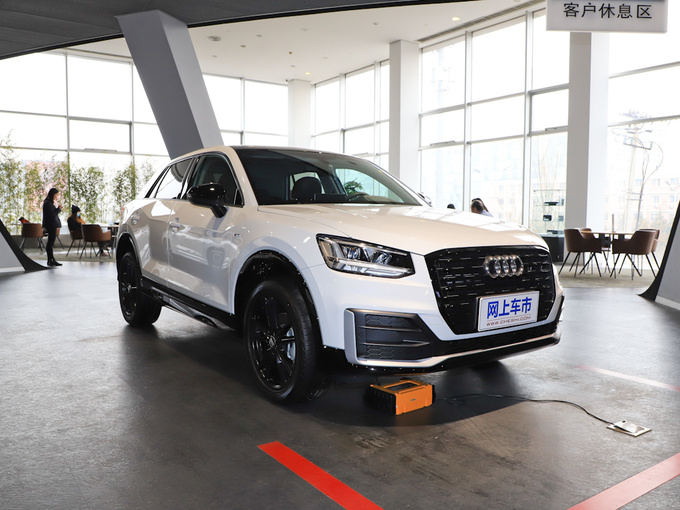 一汽奥迪  35 TFSI 右前正45度