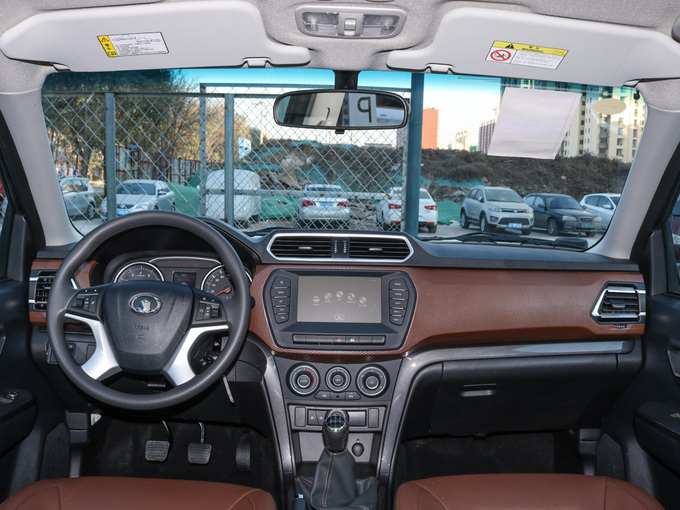 长城  2.4L汽油两驱精英型大双排国VI 大中控全景