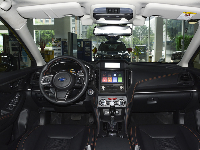 斯巴鲁  2.0i 大中控全景