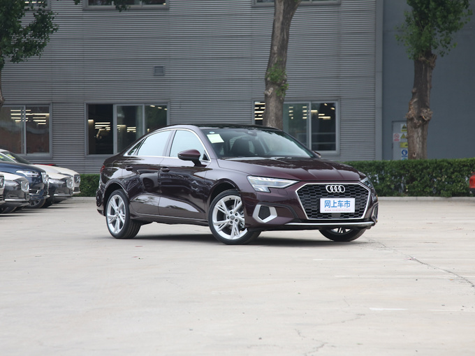 一汽奥迪  A3L Limousine 35 TFSI 右前正45度