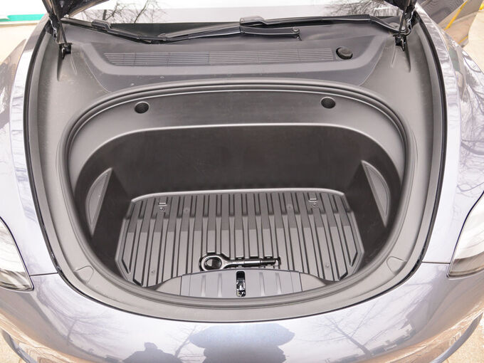 特斯拉（国产）   发动机舱