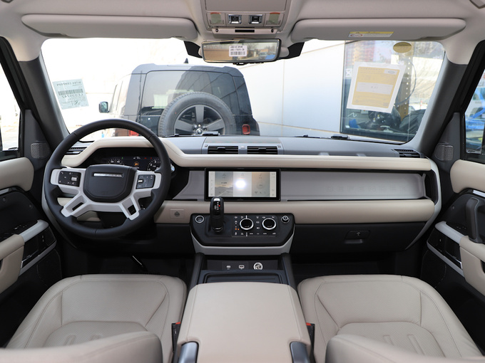 路虎  110 P400 大中控全景