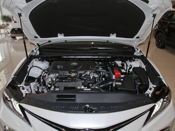 广汽丰田  2.5G 发动机舱