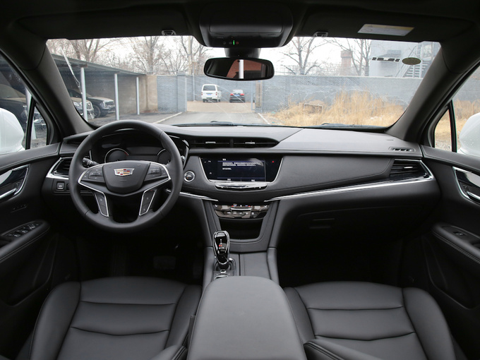 凯迪拉克(国产)  2.0T 大中控全景