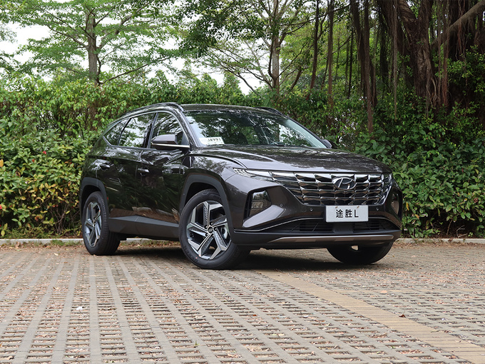 北京现代  第五代 途胜L 1.5T TOP旗舰版  右前正45度