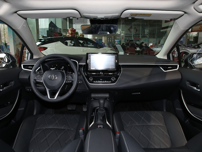 一汽丰田  2.0L 大中控全景