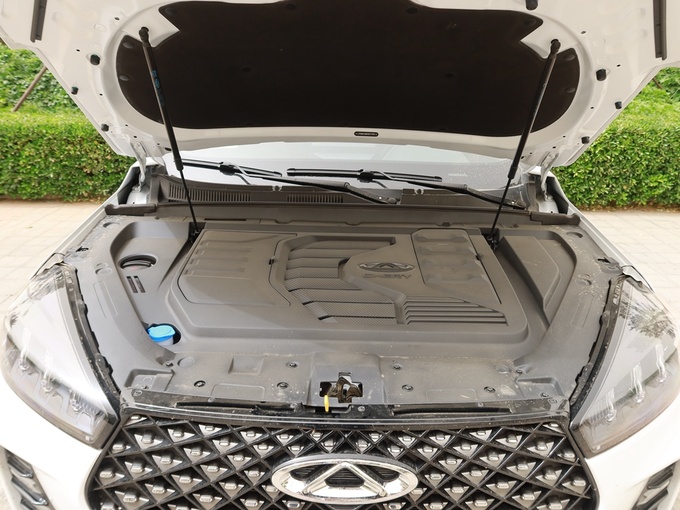 奇瑞汽车  超能版 1.6T 发动机舱