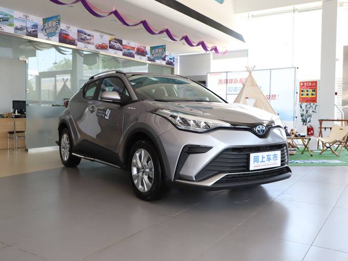 一汽丰田  双擎 2.0L 右前正45度