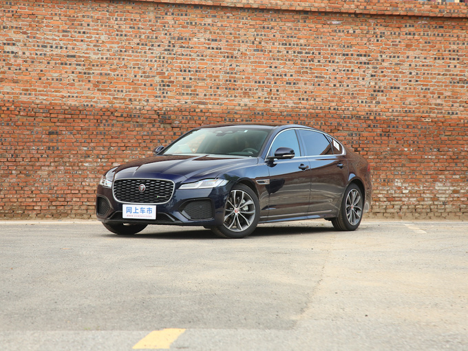 奇瑞捷豹路虎  XFL 2.0T P250 左前正45度