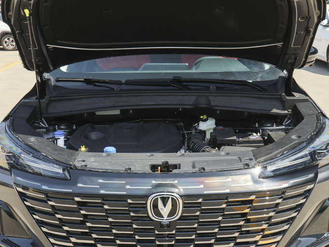 长安汽车  第二代 1.5T DCT尊贵型 发动机舱