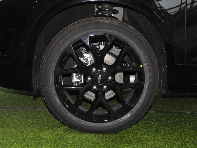 雪佛兰（国产）  轻混 650T RS Twin-Clutch四驱7座 左前轮