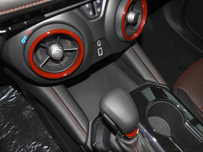 雪佛兰（国产）  轻混 650T RS Twin-Clutch四驱7座