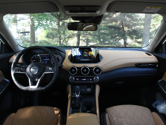 东风日产  1.6L TOP 大中控全景