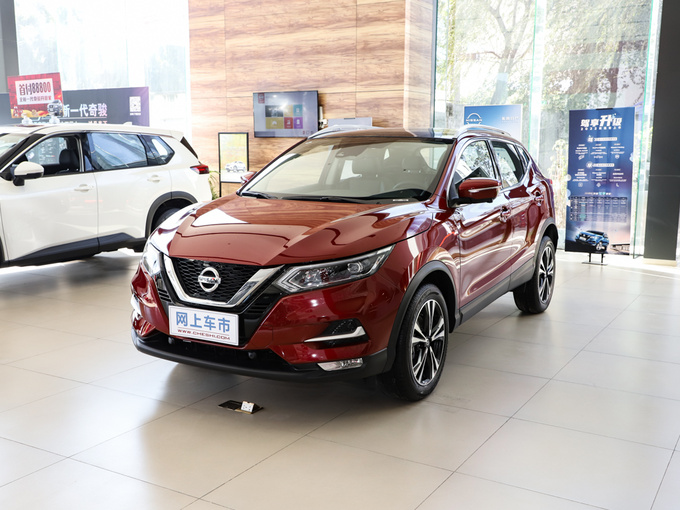 东风日产  2.0L CVT XV 左前正45度