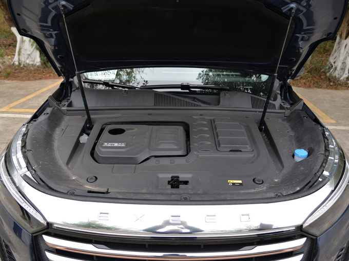 星途  400T 发动机舱