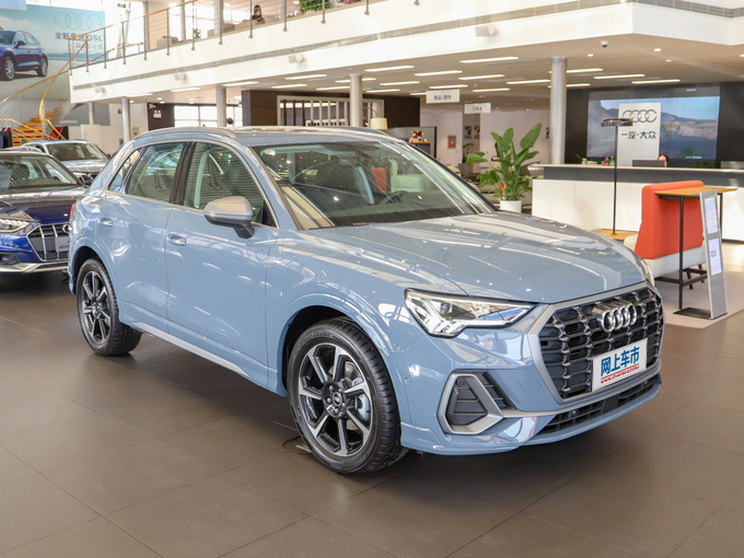 一汽奥迪  40 TFSI 右前正45度