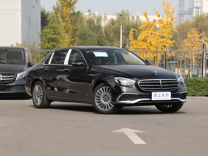北京奔驰  E 300 L 右前正45度